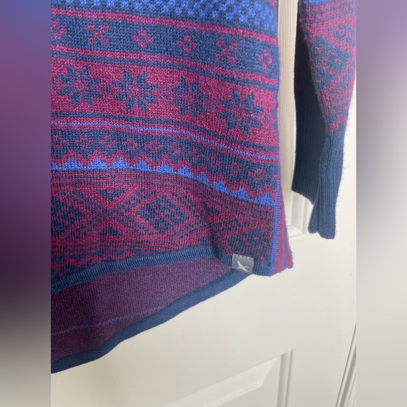 Eddie Bauer fair-isle inspired berry and navy blue quarter zip sweater | M - Picture 3 of 12